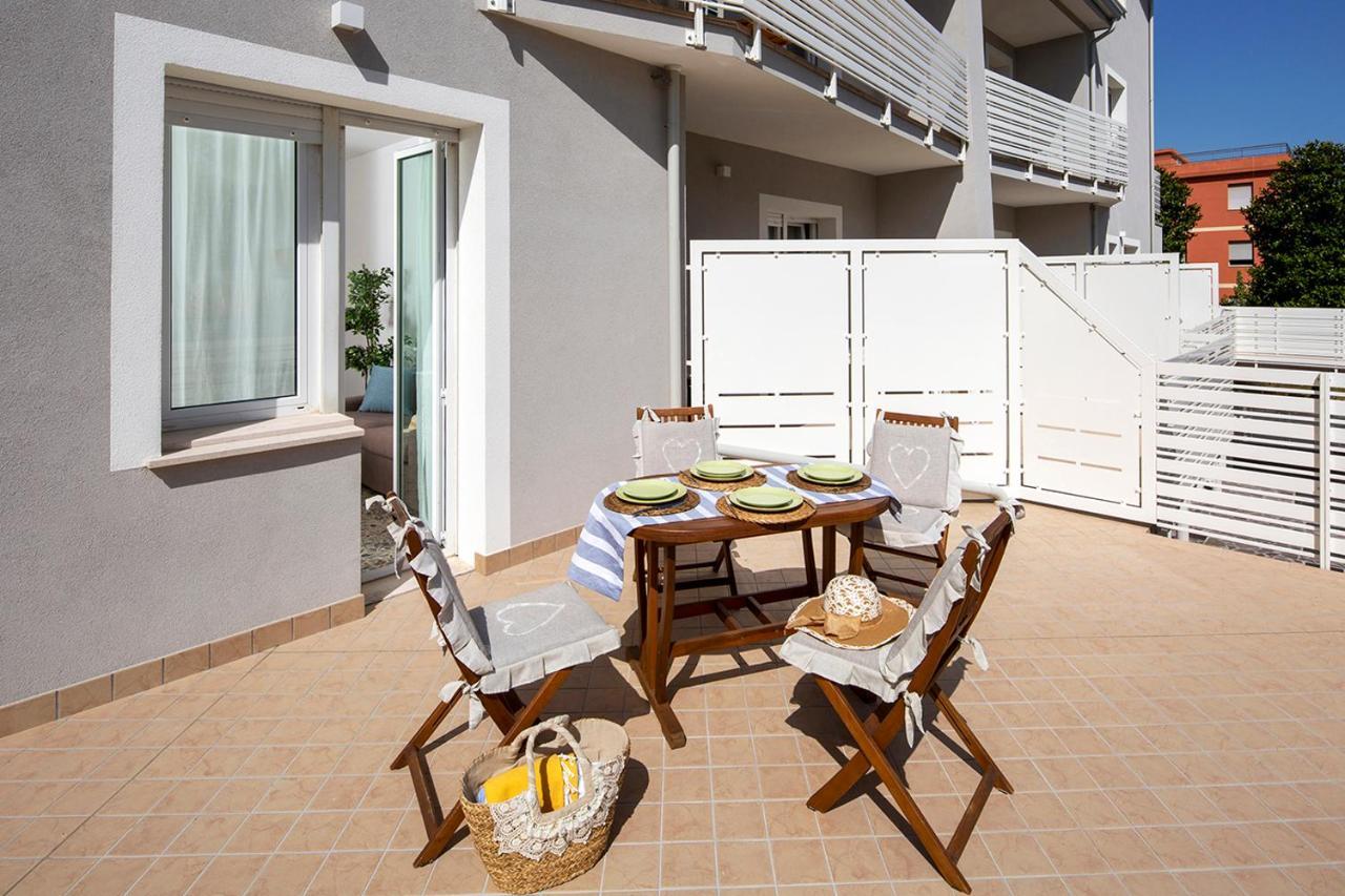 Appartamenti Villa Miramare Rimini Exterior foto